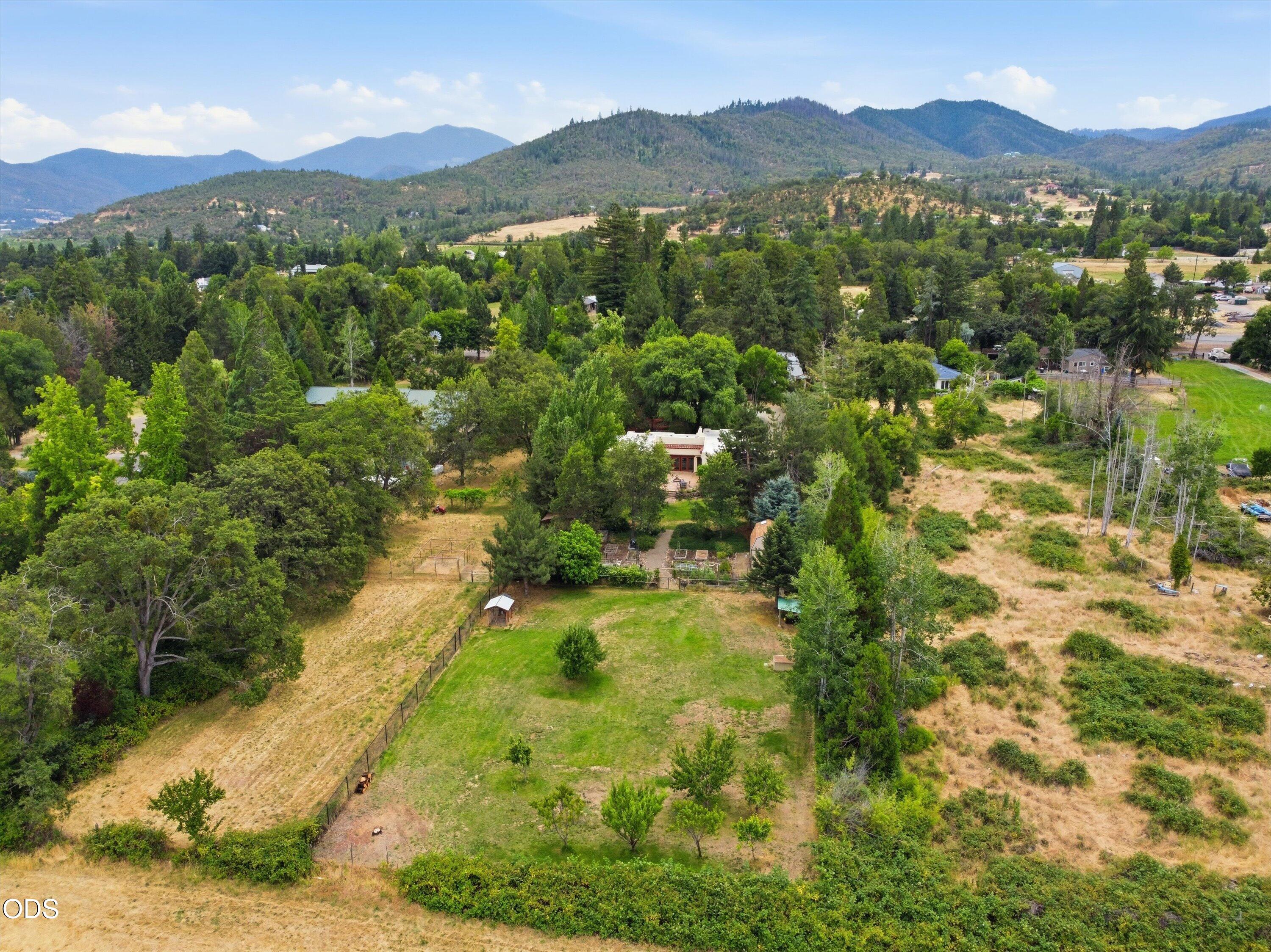 2298 Camp Baker Road Medford, OR 97501 - Photo 49 of 58