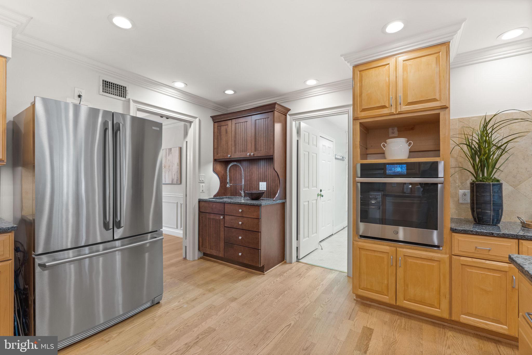 825 Ridge Drive McLean, VA 22101 - Photo 19 of 65 coffee bar plumbed for cafe/expresso machine