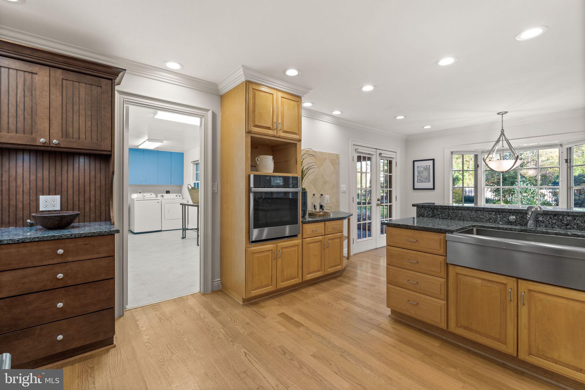 825 Ridge Drive McLean, VA 22101 - Photo 20 of 65 kitchen work areas