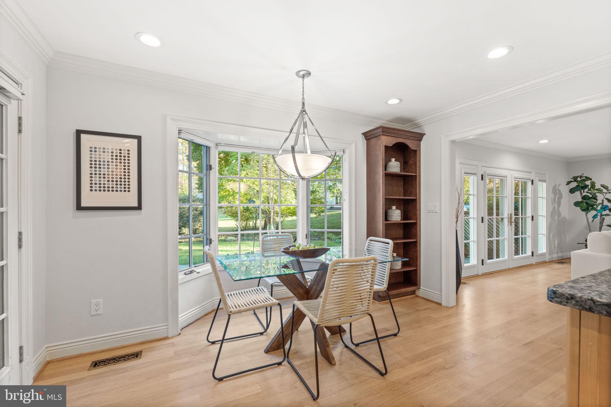 825 Ridge Drive McLean, VA 22101 - Photo 22 of 65 large eat-in area