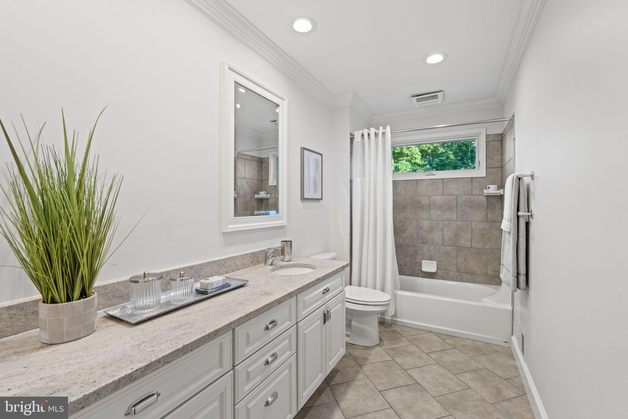 825 Ridge Drive McLean, VA 22101 - Photo 40 of 65 secondary bath