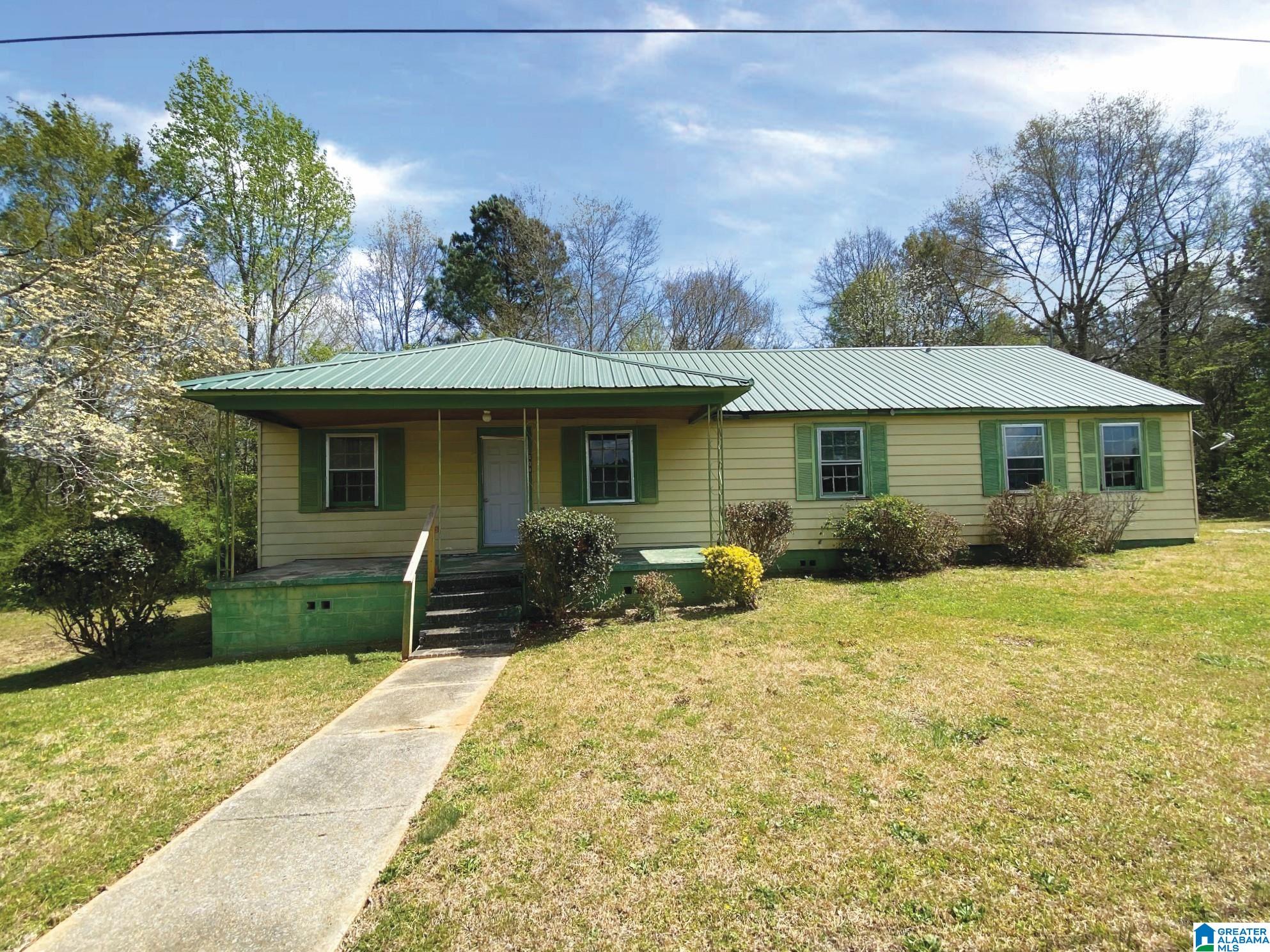 804 Ridgeway Avenue Sylacauga, AL 35151 - Photo 1 of 11