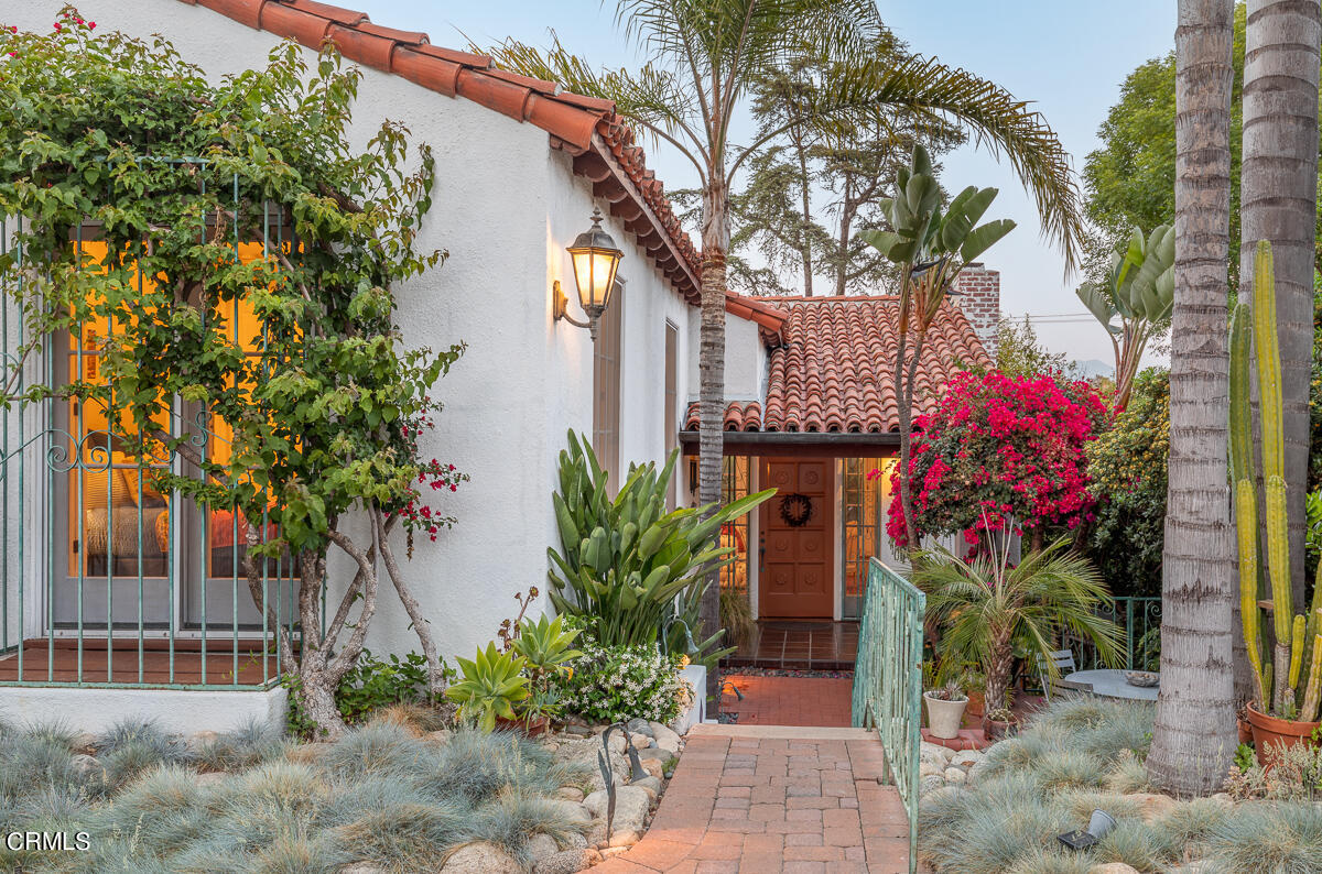 1659 Kaweah Drive Pasadena, CA 91105 - Photo 2 of 46 a front view of a house with garden