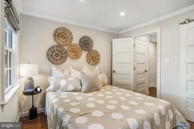 $1,295,000 | 745 10th Street Southeast, Washington, DC 20003