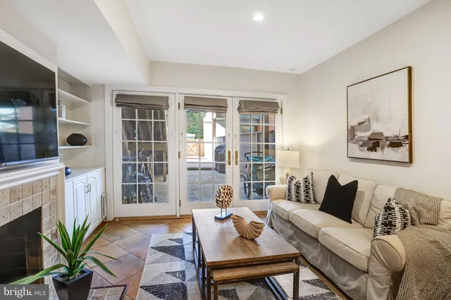 $1,295,000 | 745 10th Street Southeast, Washington, DC 20003