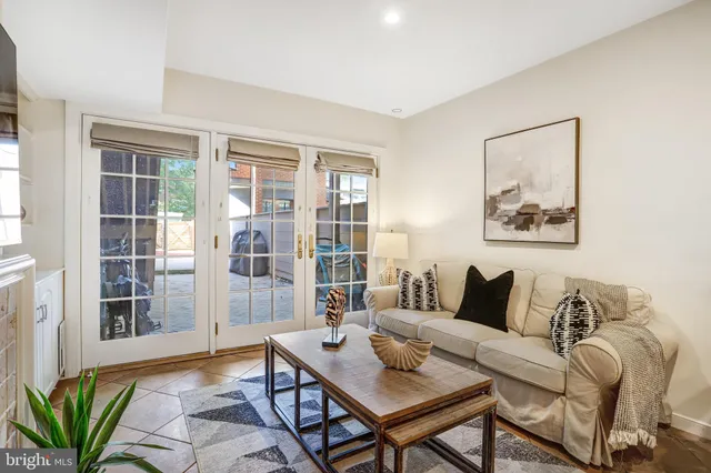 $1,295,000 | 745 10th Street Southeast, Washington, DC 20003