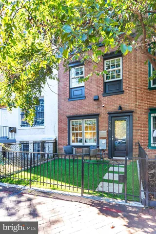 $1,295,000 | 745 10th Street Southeast, Washington, DC 20003