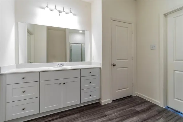 an empty room with an entryway