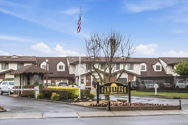 $447,500 | 62 Cambridge Drive West, Copiague, NY 11726
