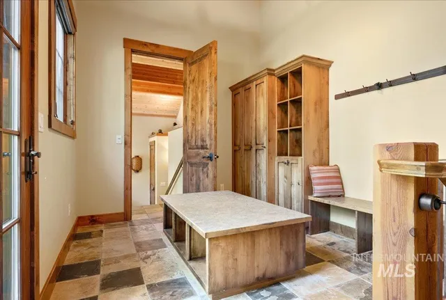 $2,995,000 | 516 White Water Drive, Donnelly, ID 83615