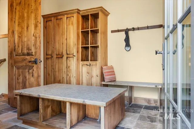 $2,995,000 | 516 White Water Drive, Donnelly, ID 83615