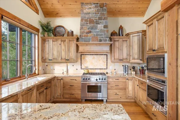 $2,995,000 | 516 White Water Drive, Donnelly, ID 83615