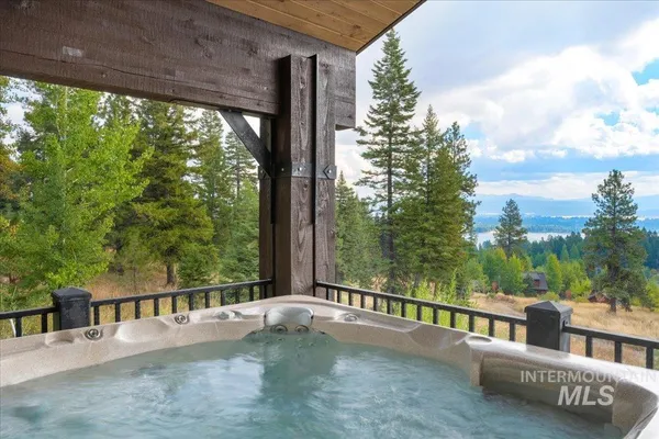 $2,995,000 | 516 White Water Drive, Donnelly, ID 83615