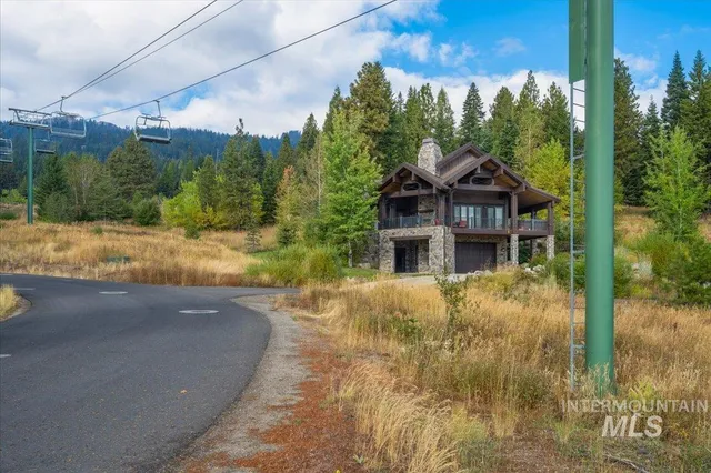 $2,995,000 | 516 White Water Drive, Donnelly, ID 83615
