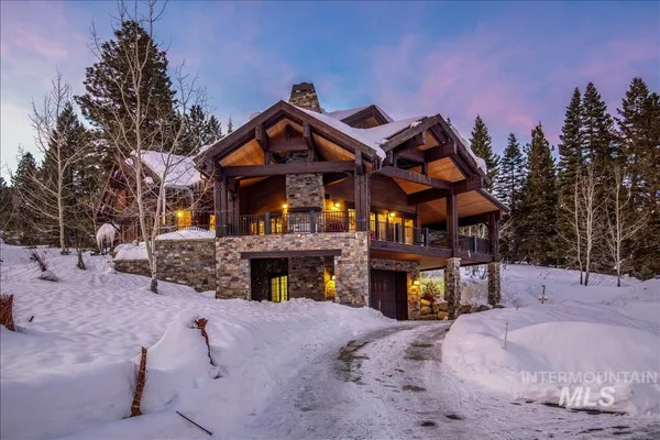 $2,995,000 | 516 White Water Drive, Donnelly, ID 83615