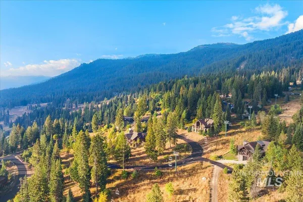 $2,995,000 | 516 White Water Drive, Donnelly, ID 83615