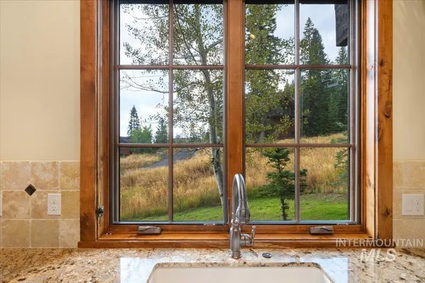 $2,995,000 | 516 White Water Drive, Donnelly, ID 83615