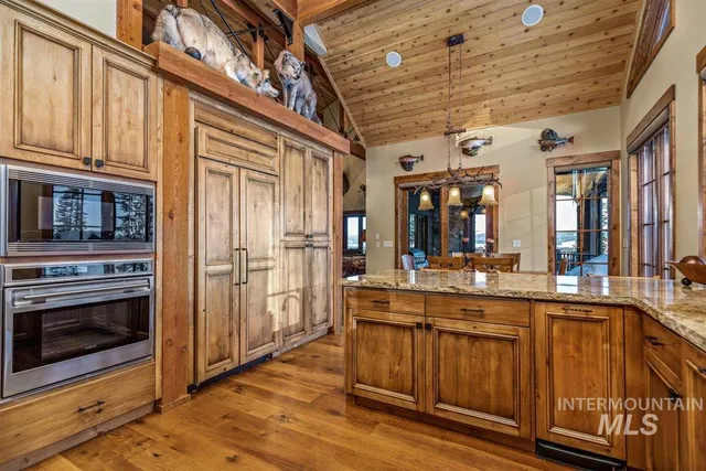 $2,995,000 | 516 White Water Drive, Donnelly, ID 83615
