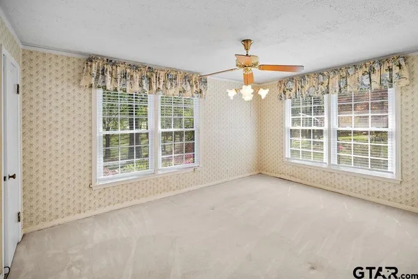 $325,000 | 2715 South Robertson Avenue, Tyler, TX 75701