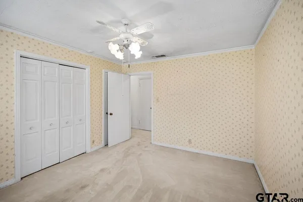 $325,000 | 2715 South Robertson Avenue, Tyler, TX 75701