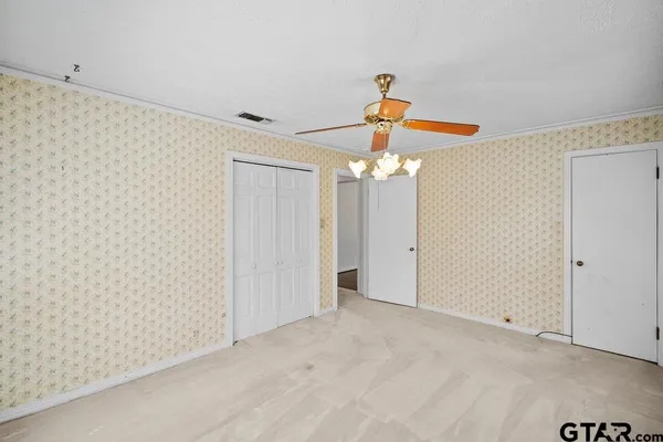$325,000 | 2715 South Robertson Avenue, Tyler, TX 75701