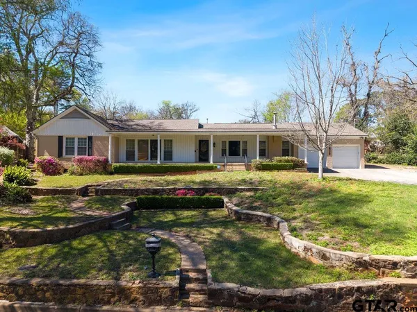 $325,000 | 2715 South Robertson Avenue, Tyler, TX 75701