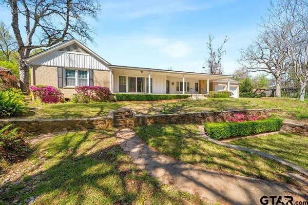$325,000 | 2715 South Robertson Avenue, Tyler, TX 75701