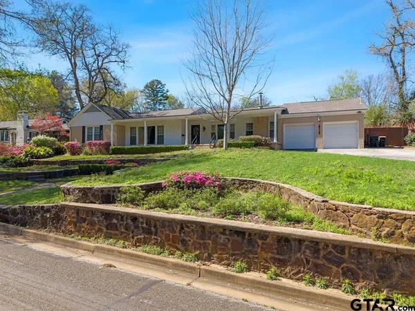 $325,000 | 2715 South Robertson Avenue, Tyler, TX 75701