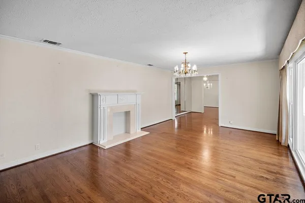 $325,000 | 2715 South Robertson Avenue, Tyler, TX 75701