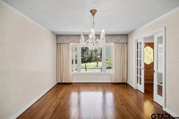 $325,000 | 2715 South Robertson Avenue, Tyler, TX 75701