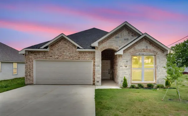 $2,300 | 700 North Church Street, Ferris, TX 75125