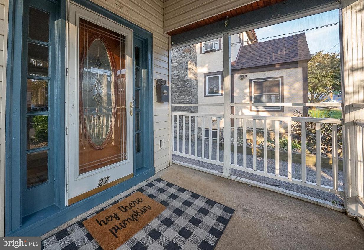 27 Greenhill Road Springfield, PA 19064 - Photo 3 of 25 Screened In Porch