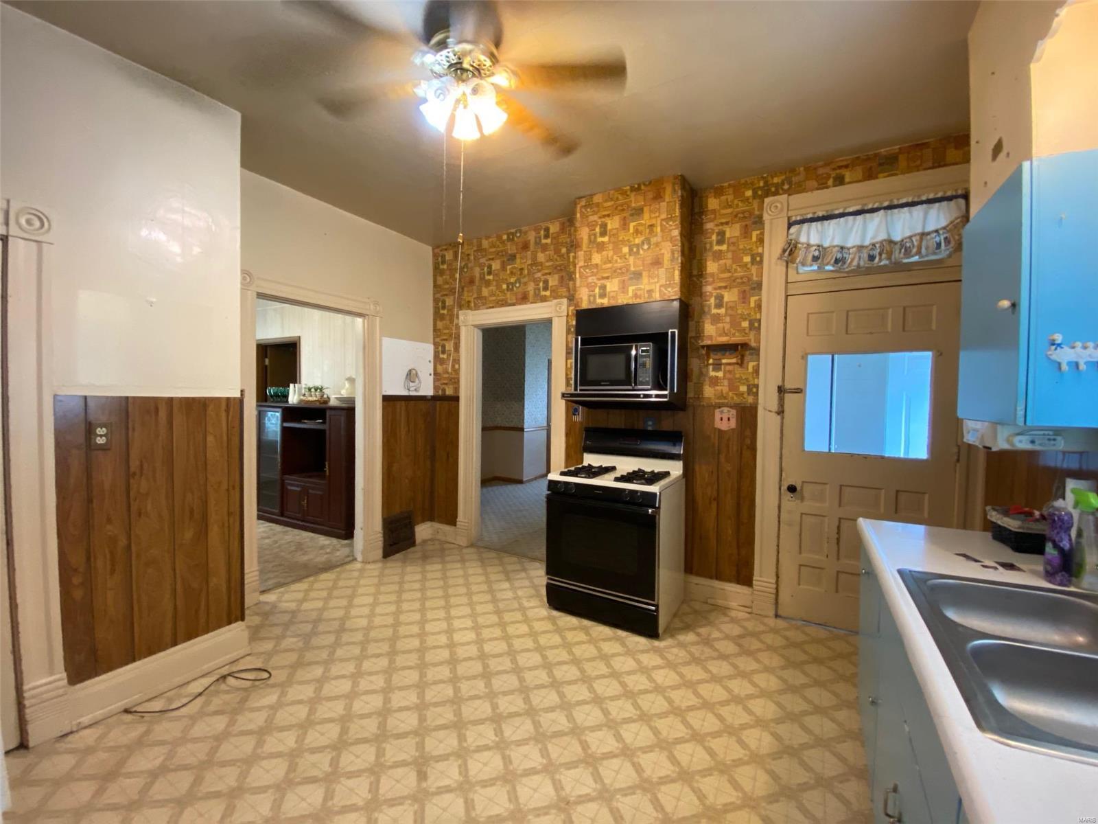 833 Troy Road Edwardsville, IL 62025 - Photo 17 of 39 Gallery Image 17