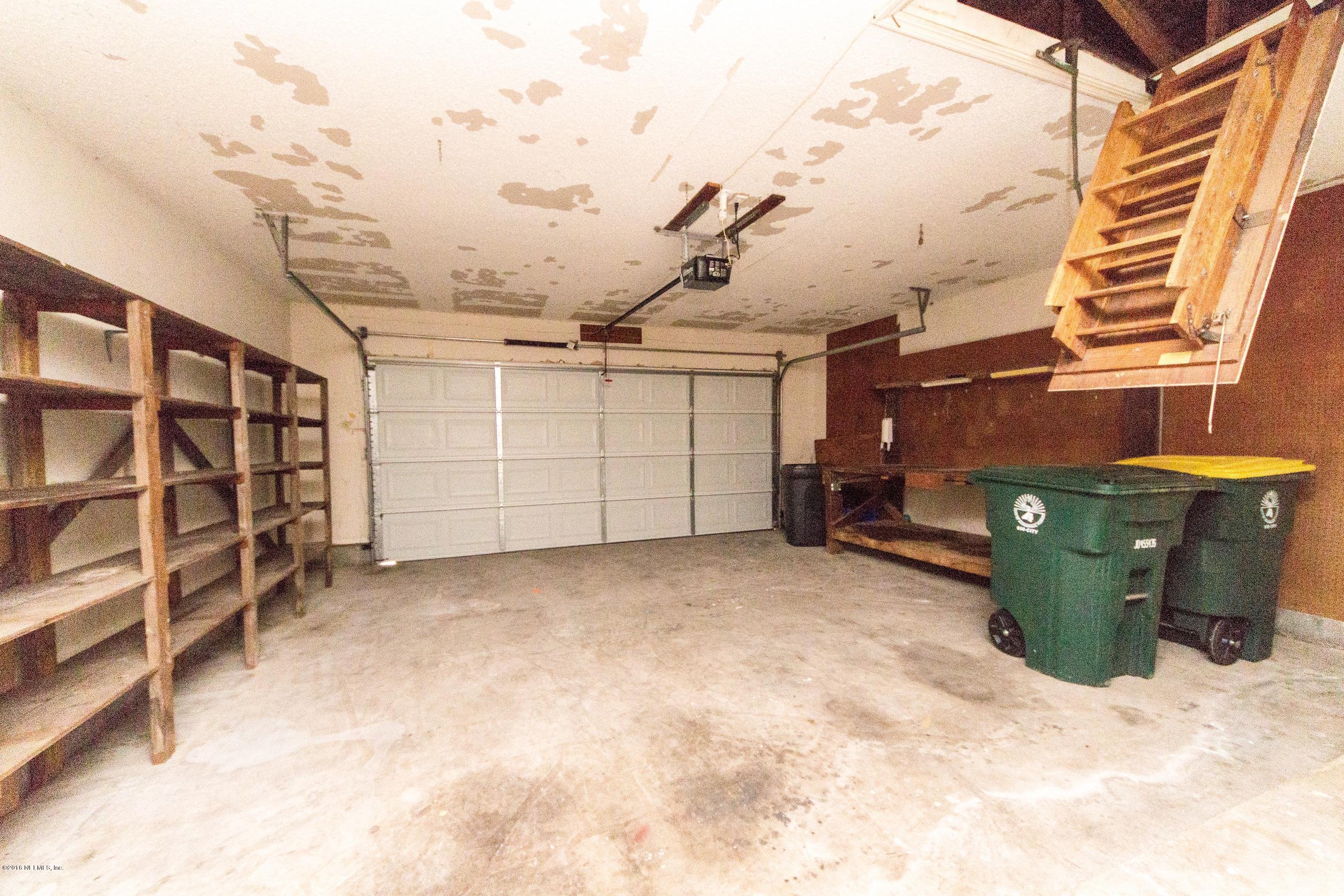 10852 Reading Road Jacksonville, FL 32257 - Photo 21 of 30 a view of a garage