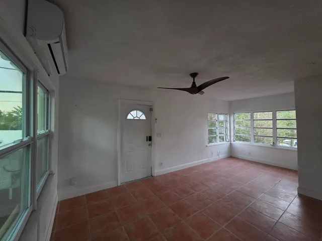 $1,650 | 803 Selkirk Street, West Palm Beach, FL 33405