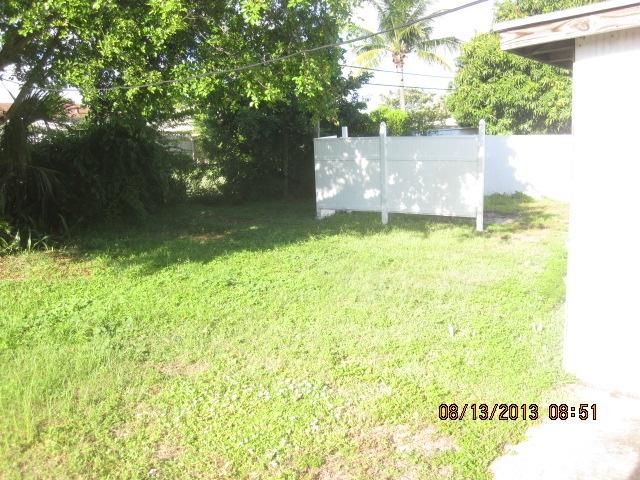 261 West 24th Street Riviera Beach, FL 33404 - Photo 13 of 14 IMG_3066