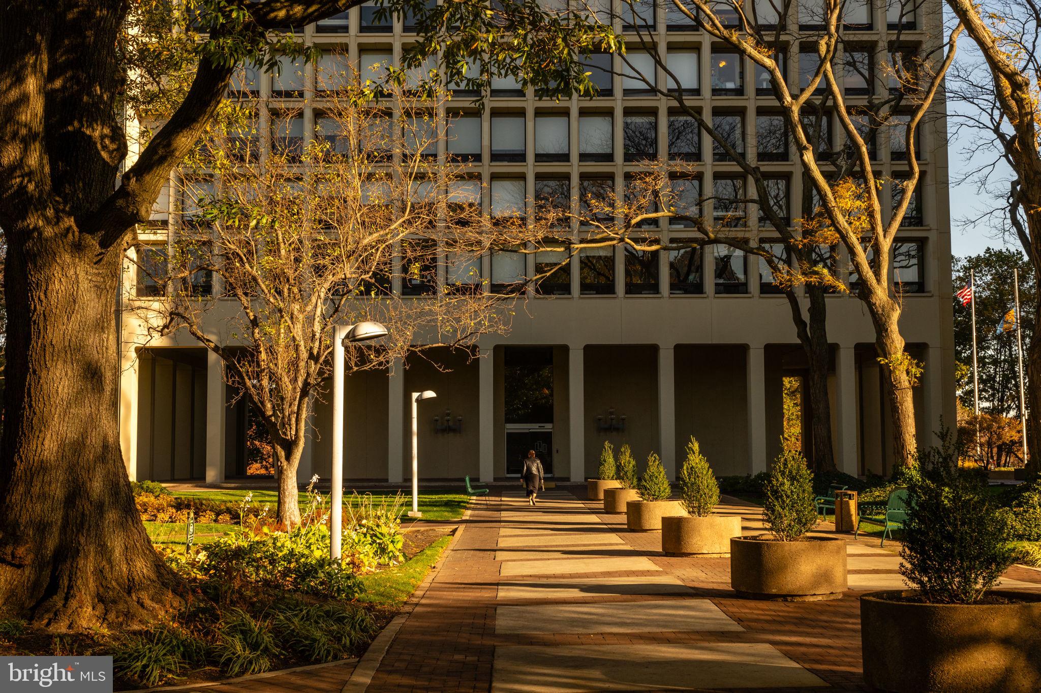 220 Locust Street, Unit 2GS Philadelphia, PA 19106 - Photo 36 of 42 a view of a building with street view