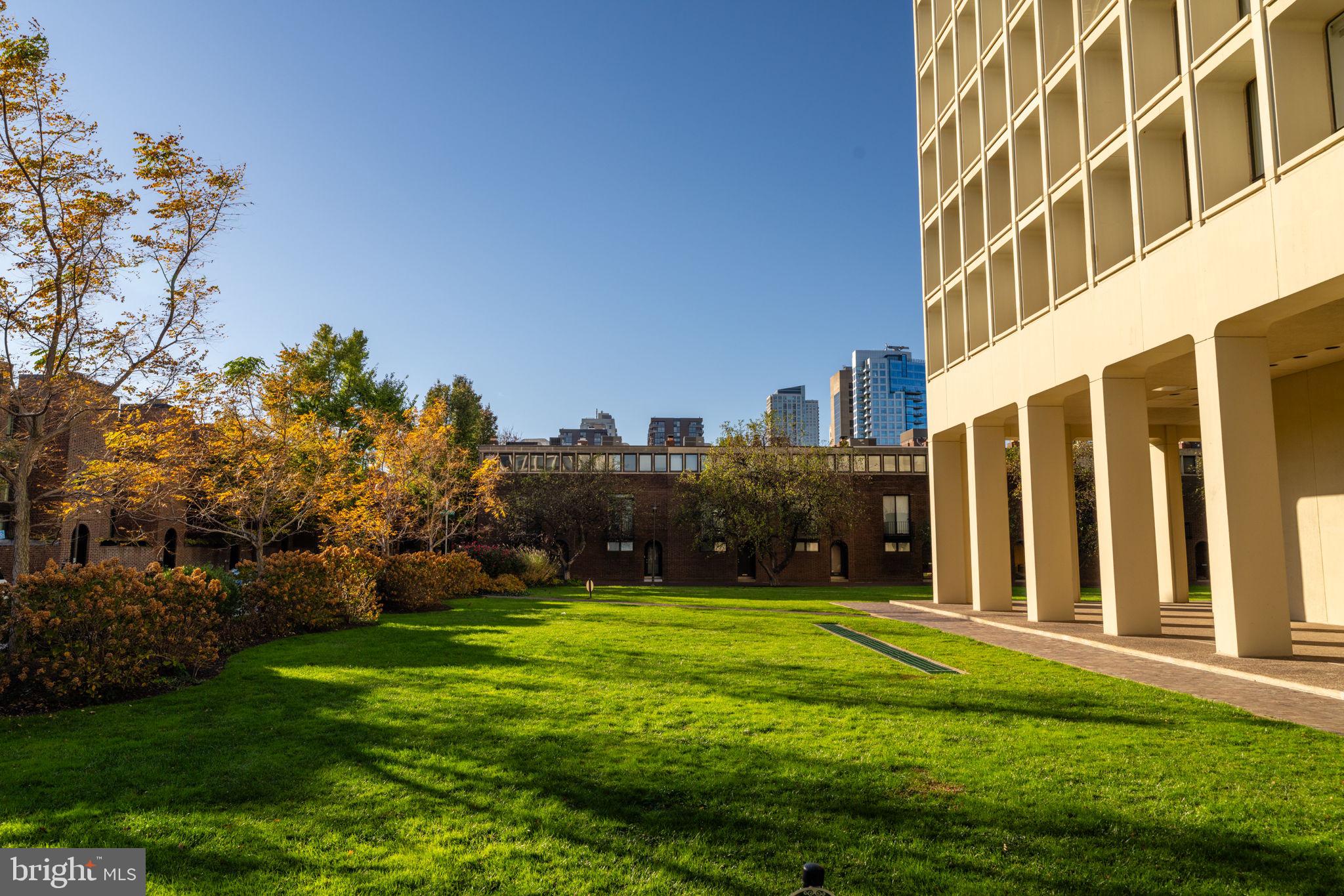 220 Locust Street, Unit 2GS Philadelphia, PA 19106 - Photo 41 of 42 a view of a backyard with plants and a garden