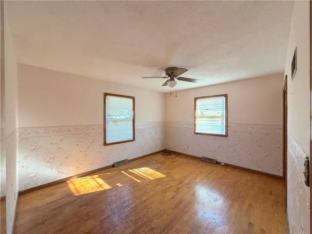 $214,900 | 1412 Ridgeway Drive, Richmond, MO 64085