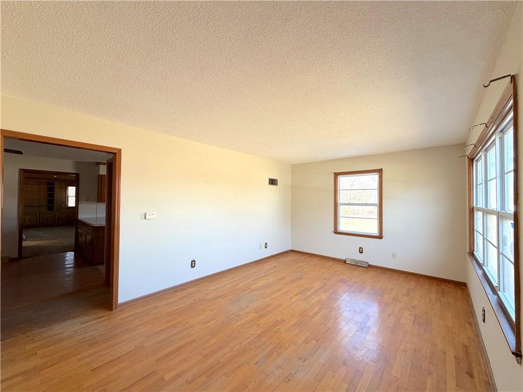 1412 Ridgeway Drive Richmond, MO 64085 - Photo 2 of 30