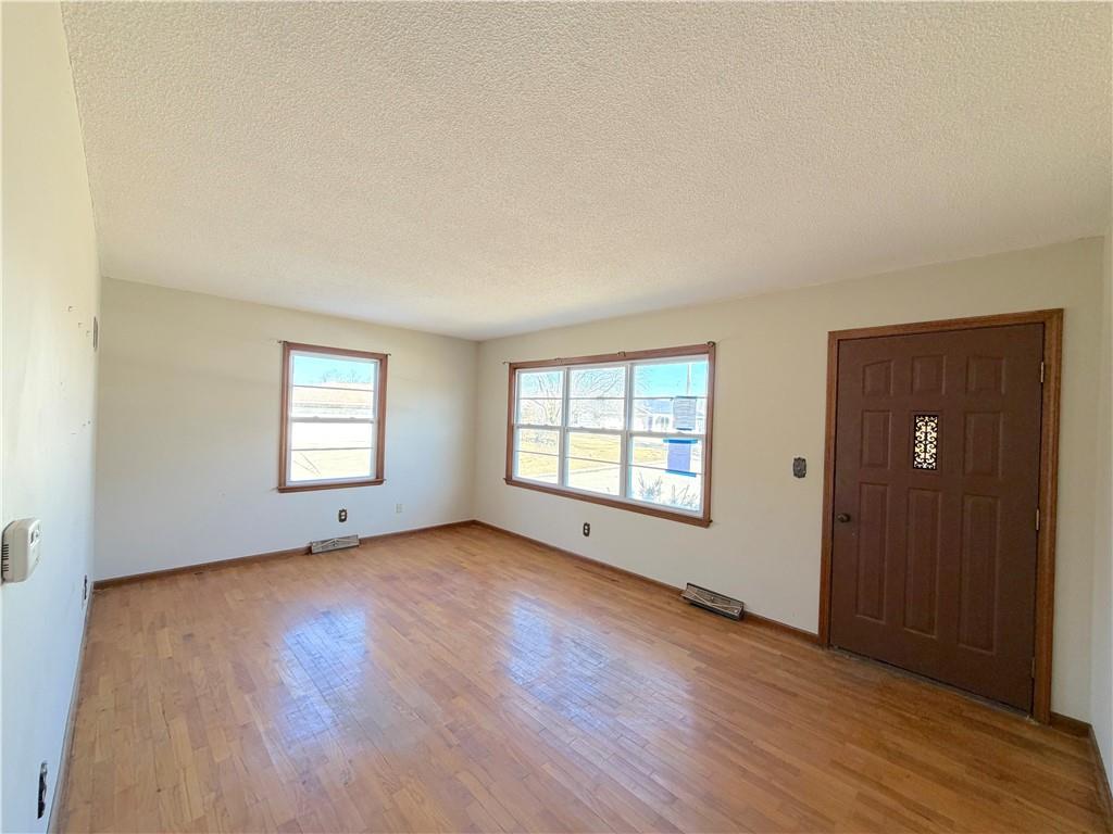 1412 Ridgeway Drive Richmond, MO 64085 - Photo 3 of 30