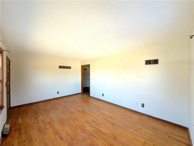 $214,900 | 1412 Ridgeway Drive, Richmond, MO 64085