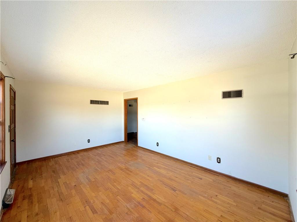 1412 Ridgeway Drive Richmond, MO 64085 - Photo 4 of 30