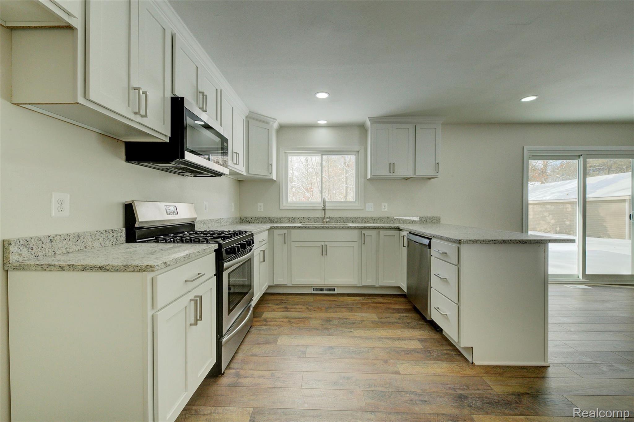 40054 Willis Road Belleville, MI 48111 - Photo 14 of 47 930A2913_4_5.jpg
