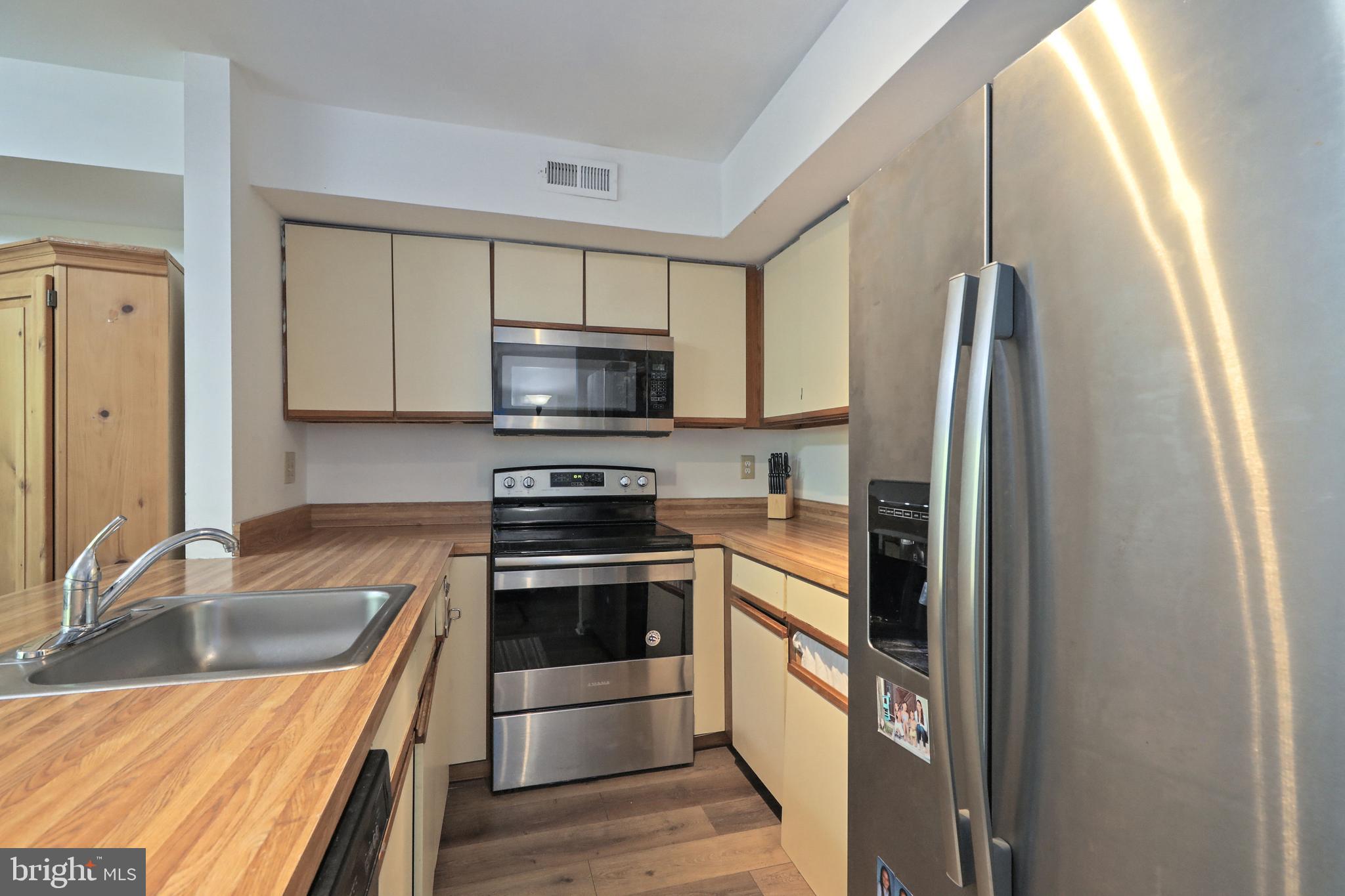 67 Five Crown Royal Marlton, NJ 08053 - Photo 13 of 36 Kitchen