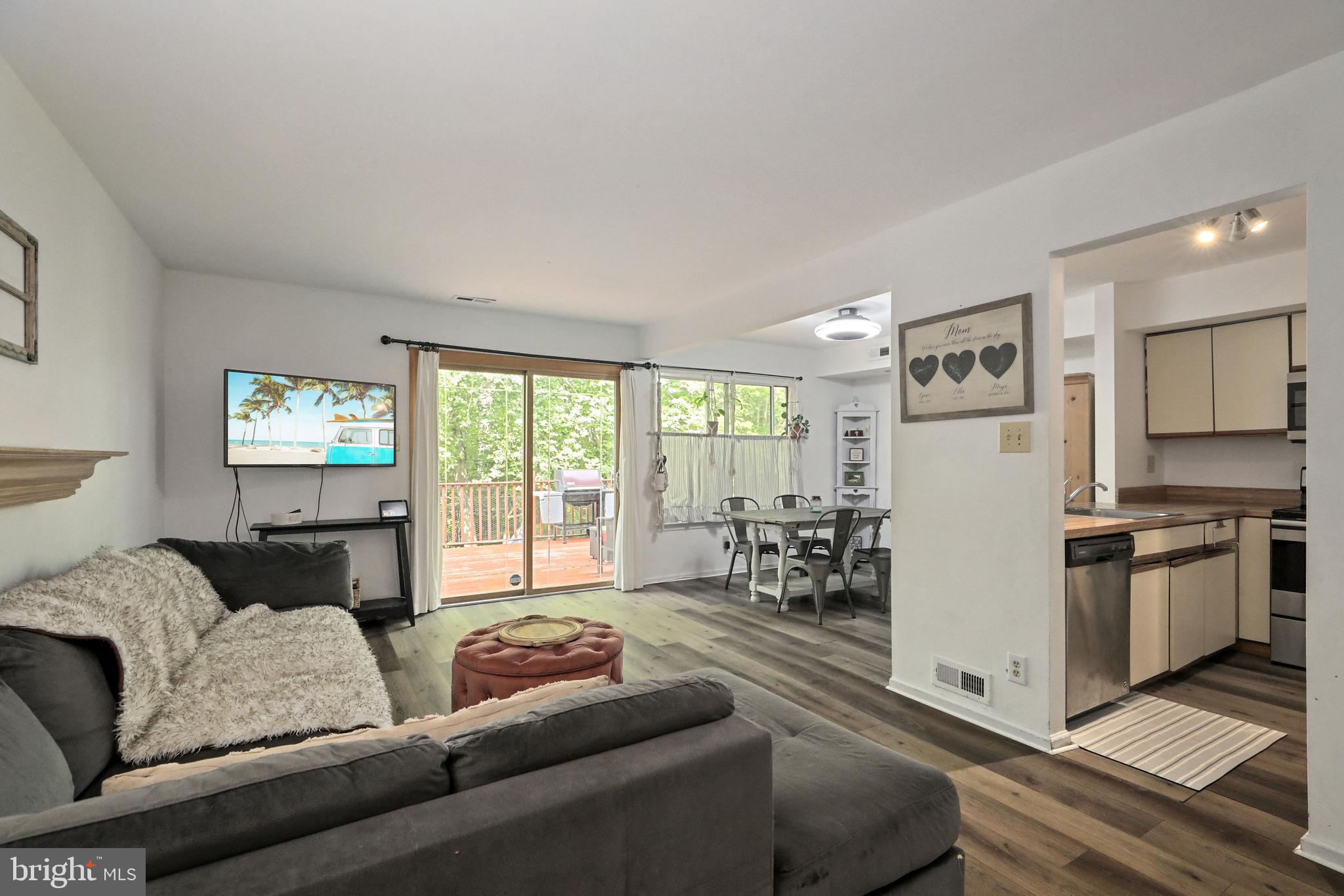 67 Five Crown Royal Marlton, NJ 08053 - Photo 6 of 36 Living Room