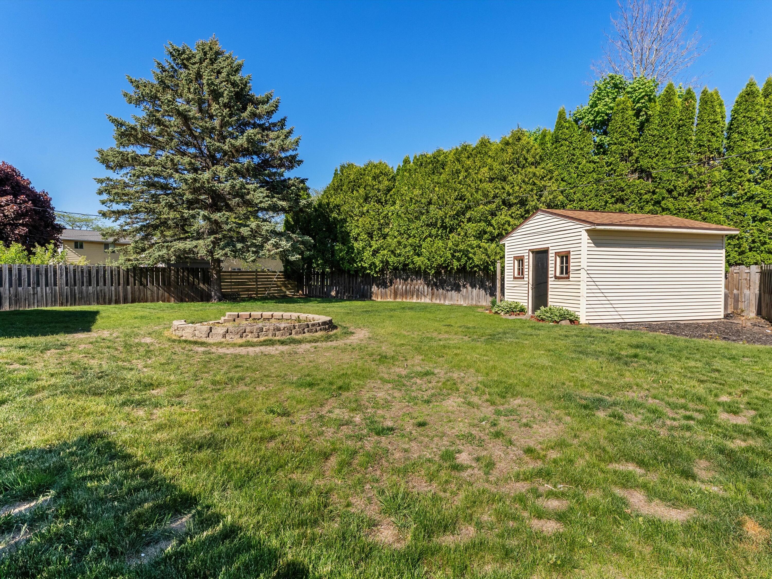 3919 Martin Lane Two Rivers, WI 54241 - Photo 24 of 31 05-005_3114778_01115