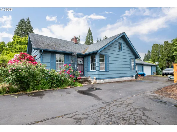 $230,200 | 3324 Ocean Beach Highway, Longview, WA 98632
