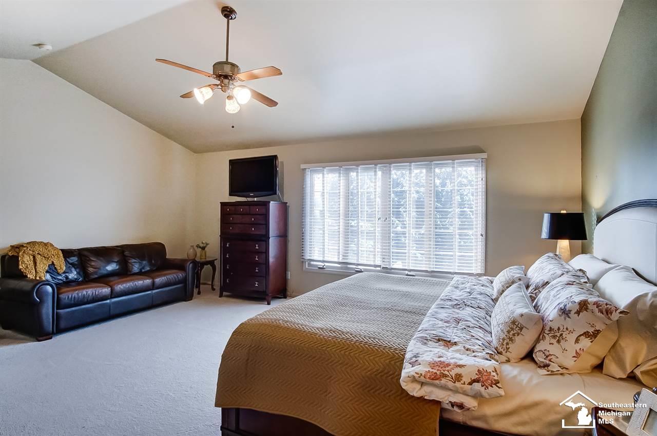 894 Kings Park Road Monroe, MI 48161 - Photo 33 of 54 50000074-32.JPG
