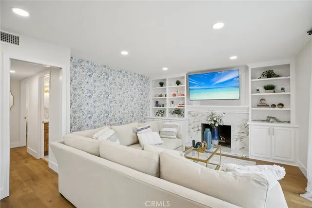 $2,197,000 | 16542 Los Verdes Lane, Huntington Beach, CA 92649